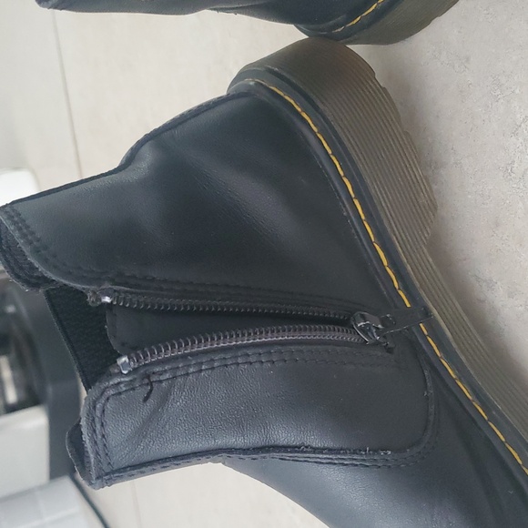 Dr Martens Black Leather Chelsea Boots - Picture 13 of 16